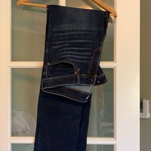 EUC GAP curvy classic jeans